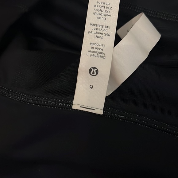 Lululemon high waisted speed shorts 2.5 inch gray black - Picture 4 of 4